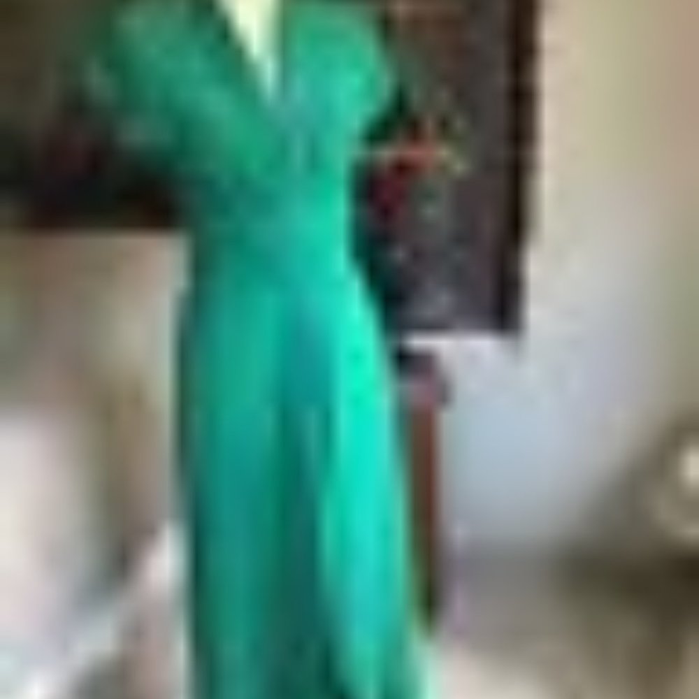 Green hi-low dress size M Stretchy and soft.